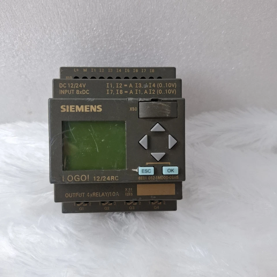 COSMETIC DAMAGED SIEMENS LOGO 12/24RC 6ED1052-1MD00-0BA6 12/24V DC